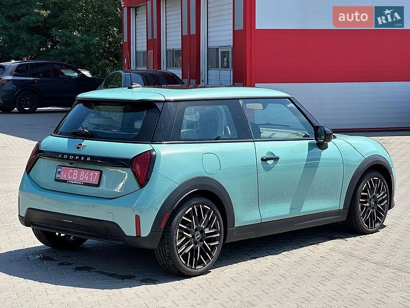 Хэтчбек MINI Cooper 2024 в Киеве