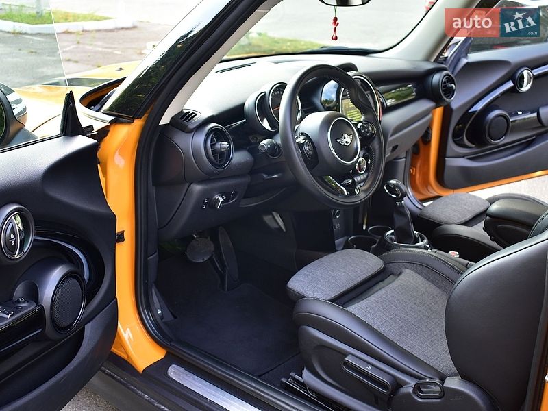 Хэтчбек MINI Cooper 2017 в Киеве