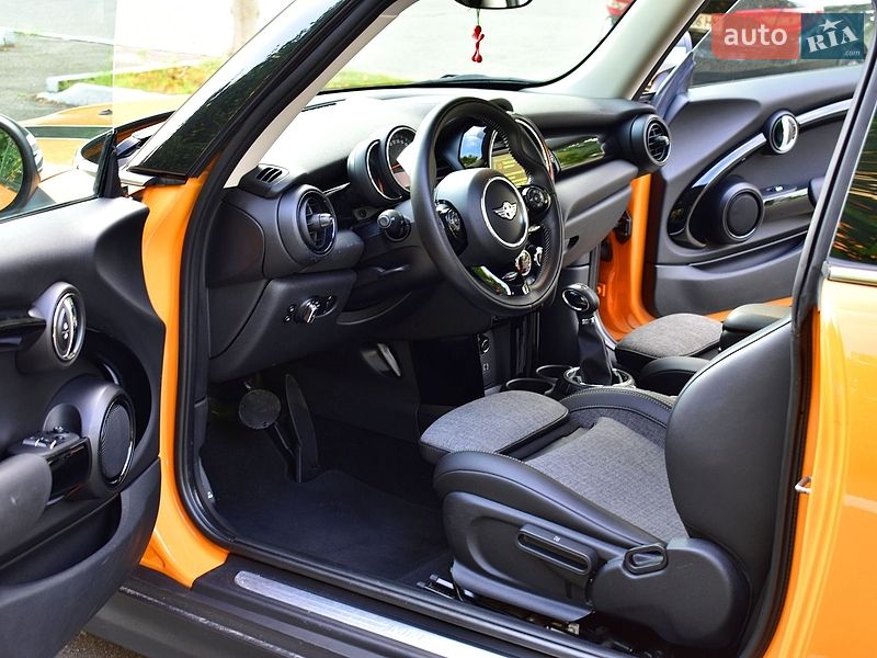 Хэтчбек MINI Cooper 2017 в Киеве
