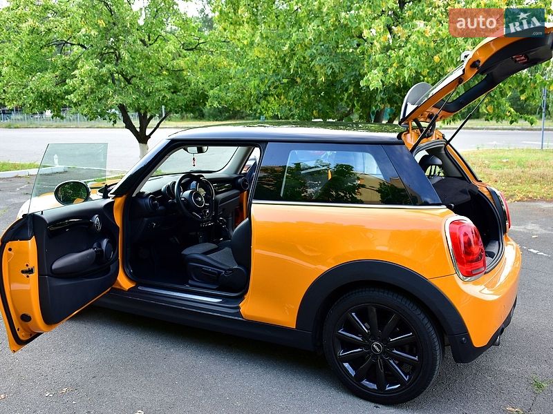 Хетчбек MINI Cooper 2017 в Києві