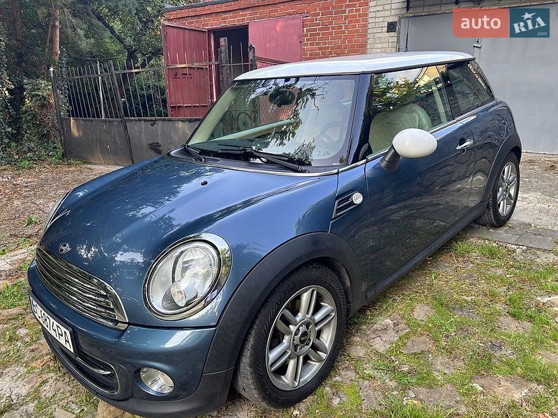 MINI Cooper 2011