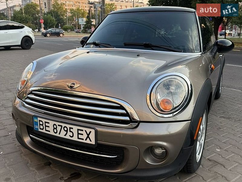MINI Cooper 2011