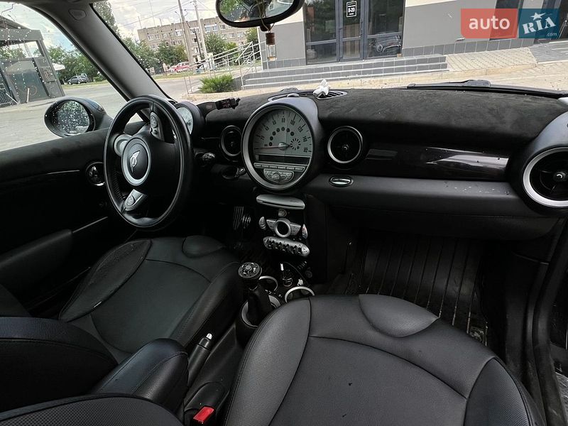Хэтчбек MINI Cooper 2010 в Николаеве