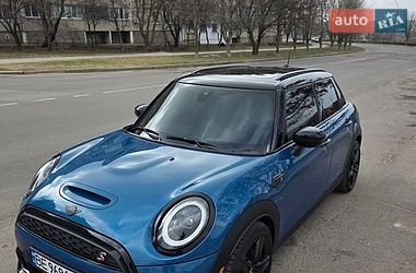 Хетчбек MINI Cooper 2023 в Южноукраїнську