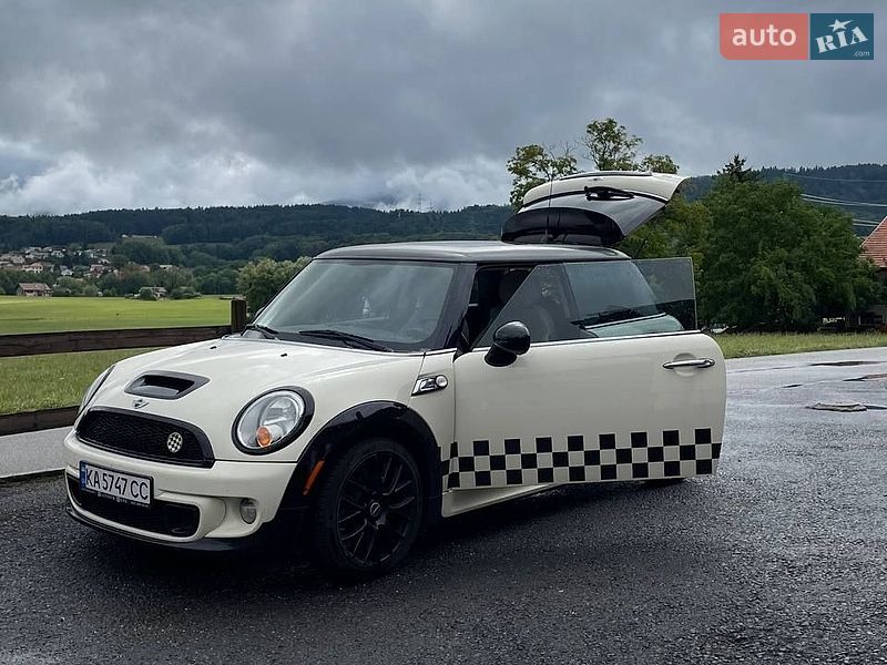 Хэтчбек MINI Cooper 2012 в Киеве