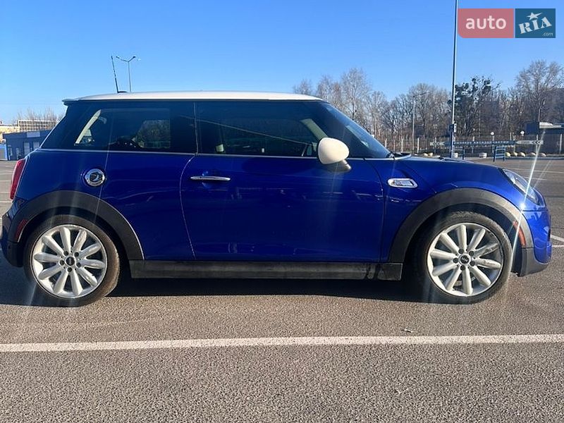 Хэтчбек MINI Cooper 2019 в Киеве