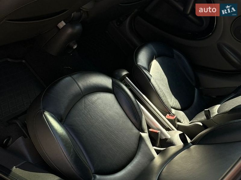 Хэтчбек MINI Cooper 2011 в Костополе