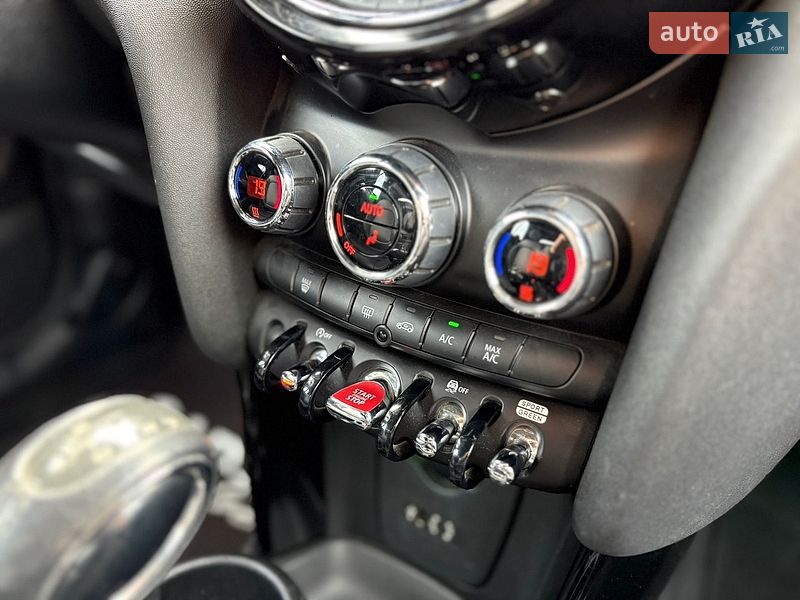 Хэтчбек MINI Cooper 2017 в Львове