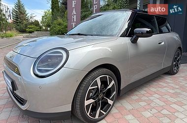 Хэтчбек MINI Cooper 2024 в Львове