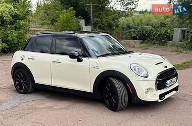 Хетчбек MINI Cooper 2016 в Чернігові