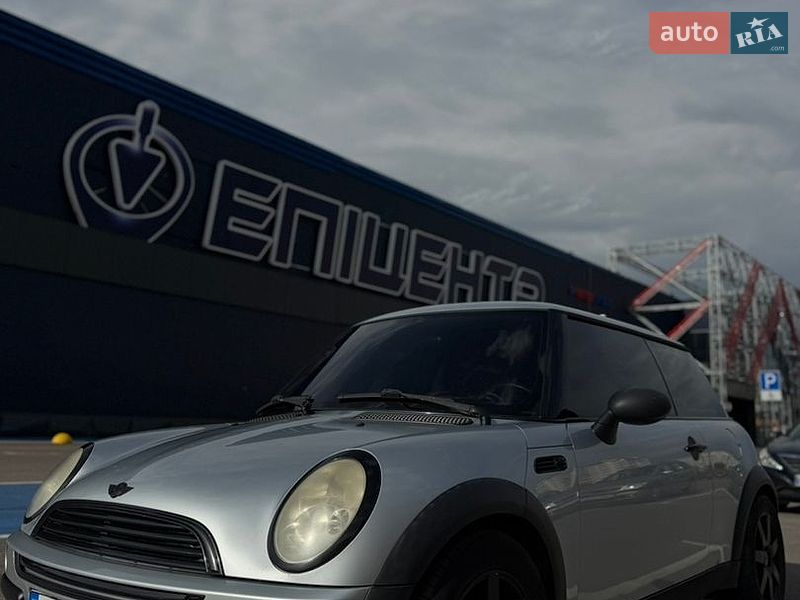 Хетчбек MINI Cooper 2004 в Івано-Франківську