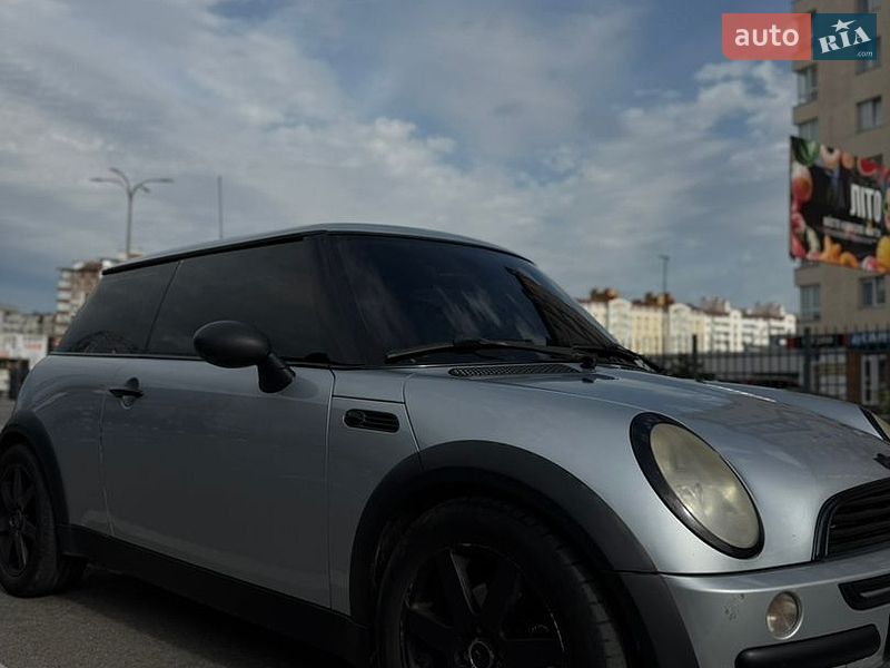 Хетчбек MINI Cooper 2004 в Івано-Франківську