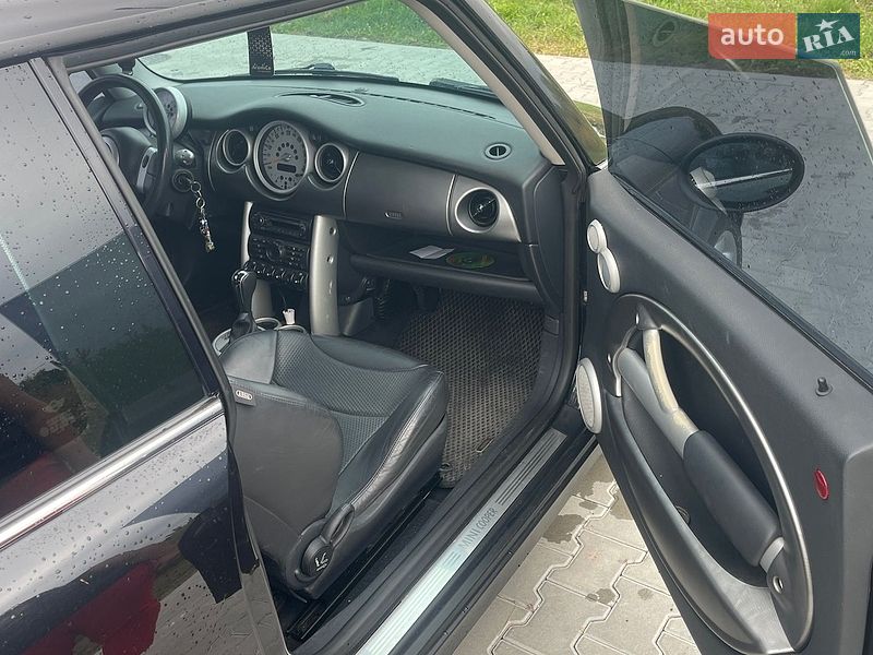 Хетчбек MINI Cooper 2002 в Городку