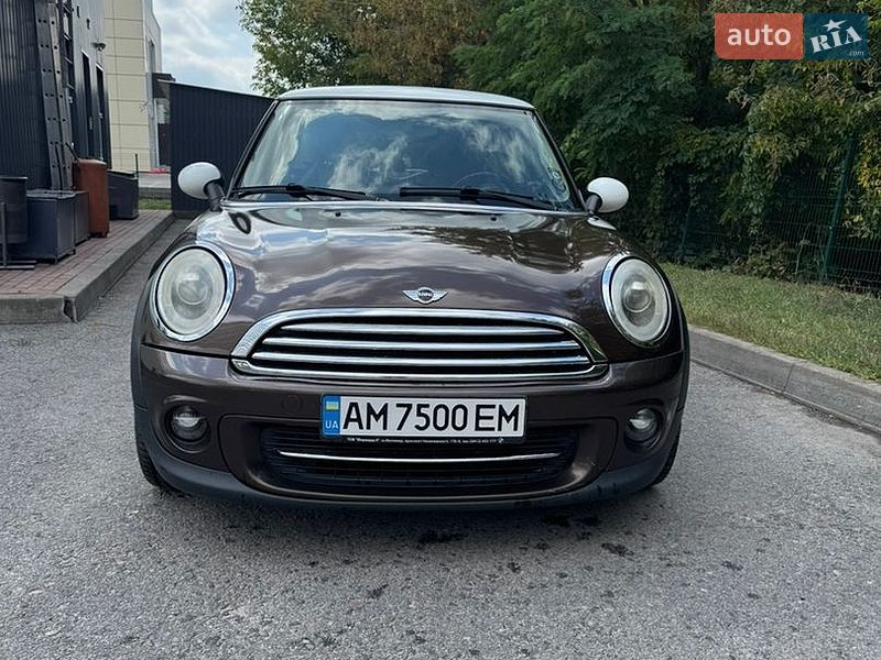 MINI Cooper 2011