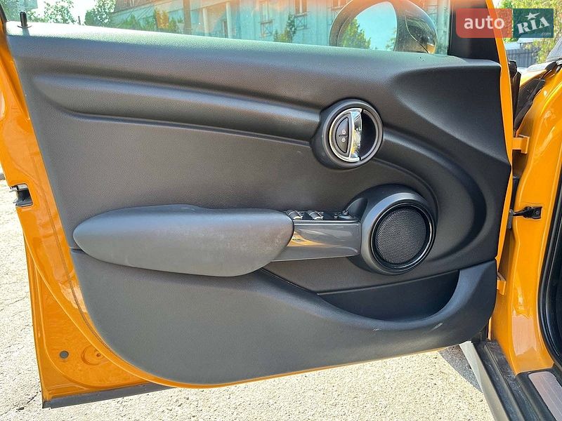Хэтчбек MINI Cooper 2015 в Киеве
