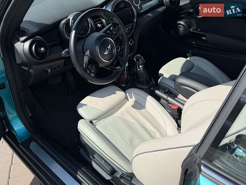 Хэтчбек MINI Cooper 2017 в Киеве
