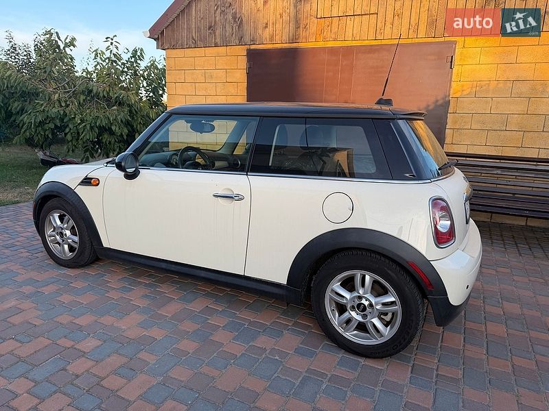 Хэтчбек MINI Cooper 2013 в Переяславе