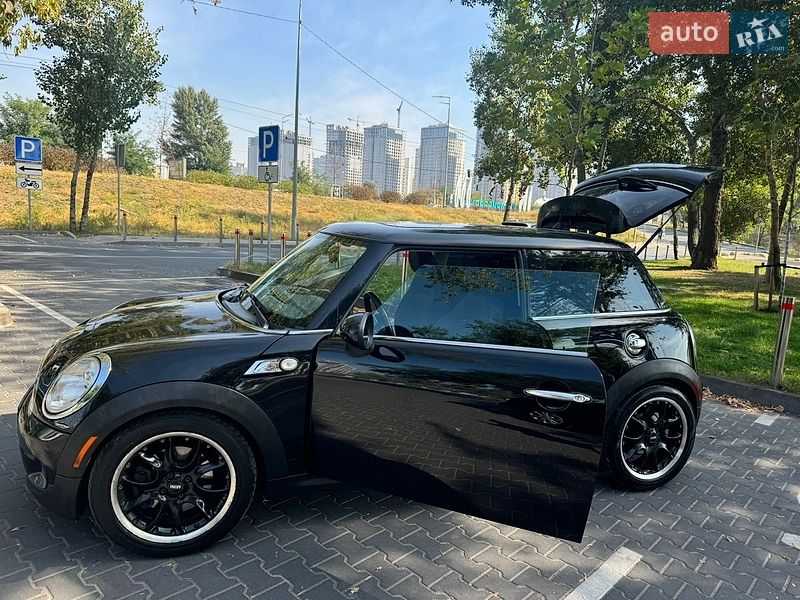 Хэтчбек MINI Cooper 2010 в Киеве