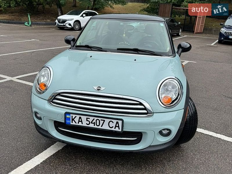 MINI Cooper 2011