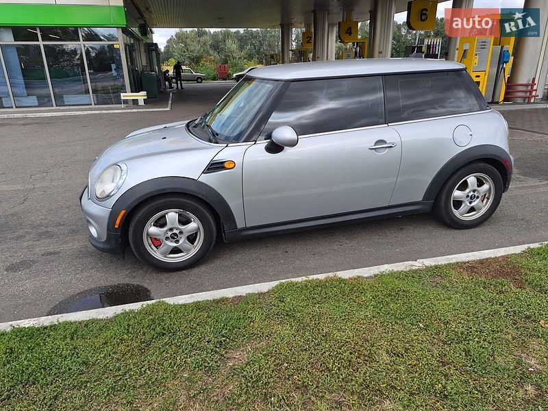 Хетчбек MINI Cooper 2010 в Лохвиці