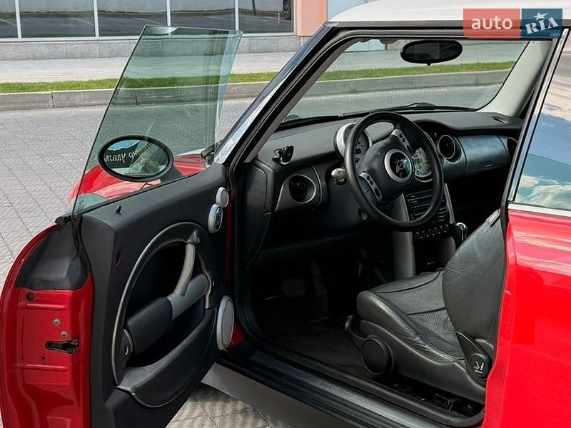 Хэтчбек MINI Cooper 2002 в Львове