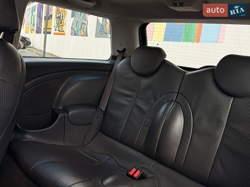 Хэтчбек MINI Cooper 2002 в Львове