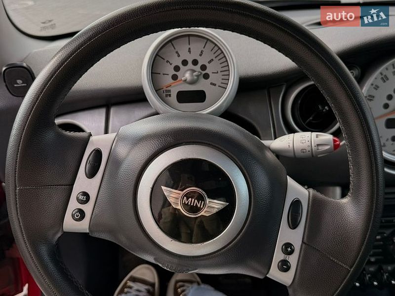 Хэтчбек MINI Cooper 2002 в Львове