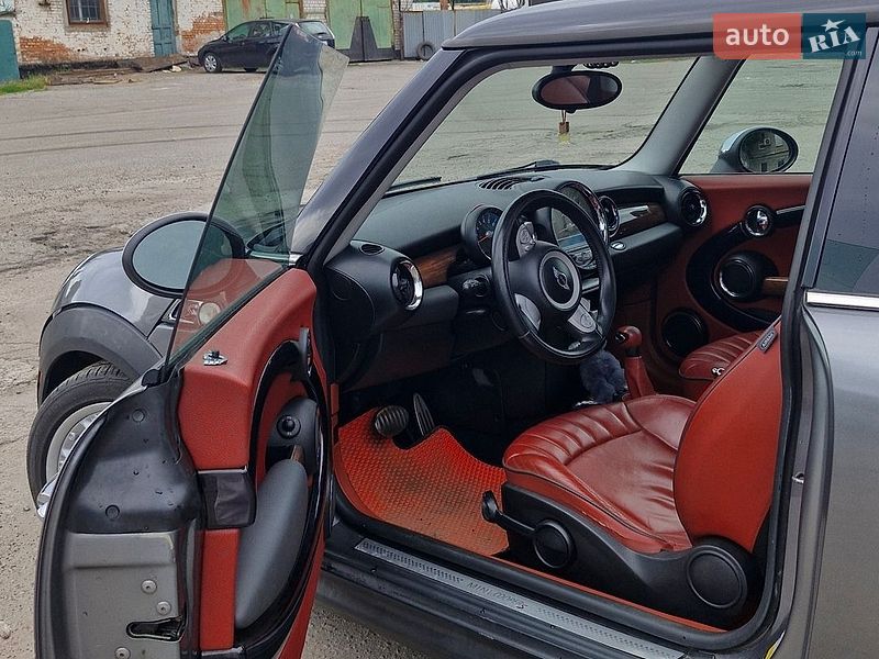 Хэтчбек MINI Cooper 2009 в Кременчуге