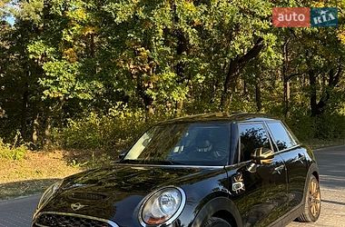 Хэтчбек MINI Cooper 2015 в Львове