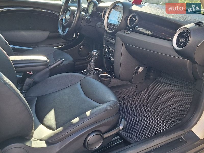 Хэтчбек MINI Cooper 2011 в Одессе