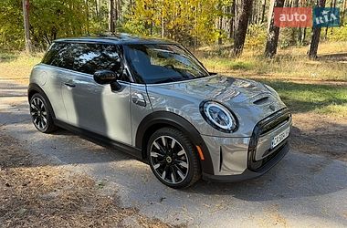 Хэтчбек MINI Cooper 2022 в Черкассах