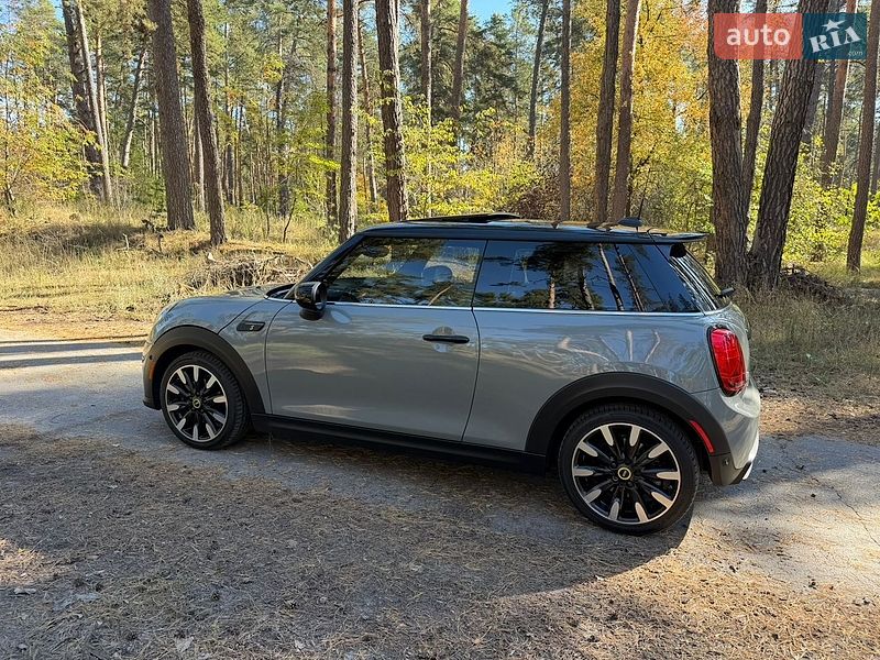 Хэтчбек MINI Cooper 2022 в Черкассах