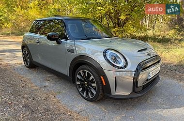Хэтчбек MINI Cooper 2022 в Черкассах