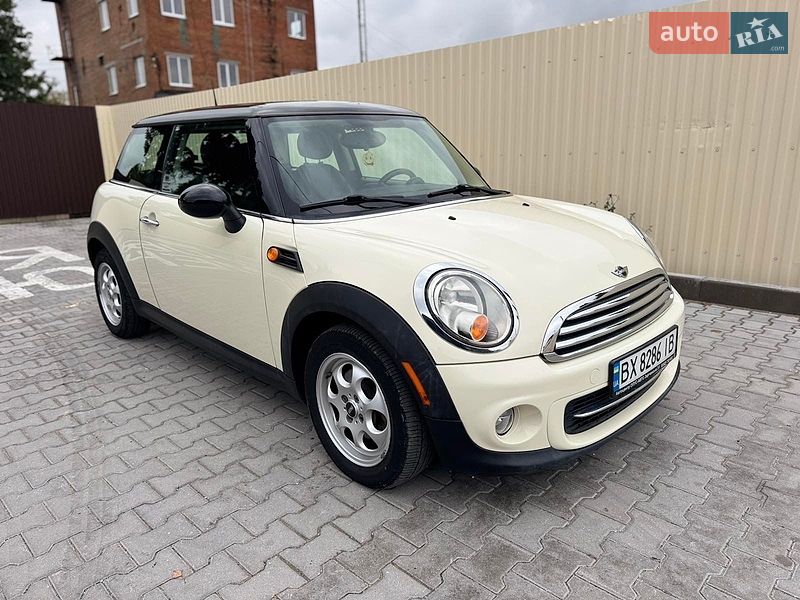 Хэтчбек MINI Cooper 2012 в Хмельницком