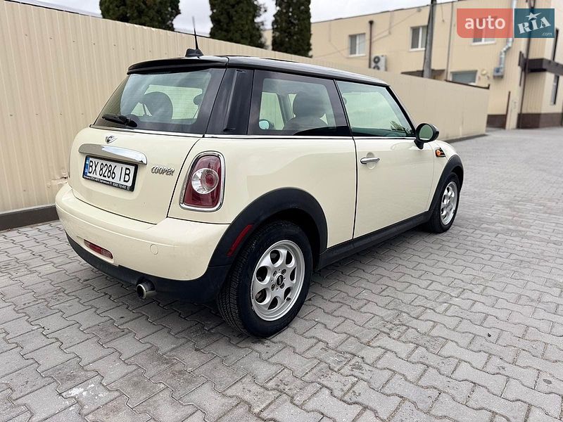 Хэтчбек MINI Cooper 2012 в Хмельницком