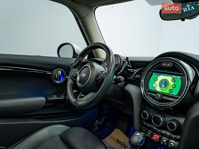 Хэтчбек MINI Cooper 2019 в Киеве