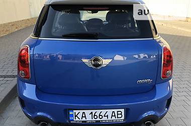 Позашляховик / Кросовер MINI Countryman 2013 в 