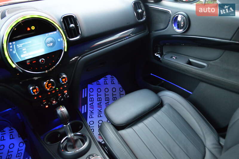 Хэтчбек MINI Countryman 2019 в Львове