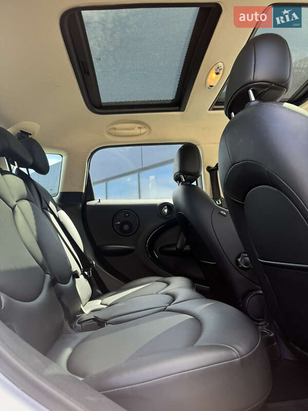 Внедорожник / Кроссовер MINI Countryman 2015 в Киеве