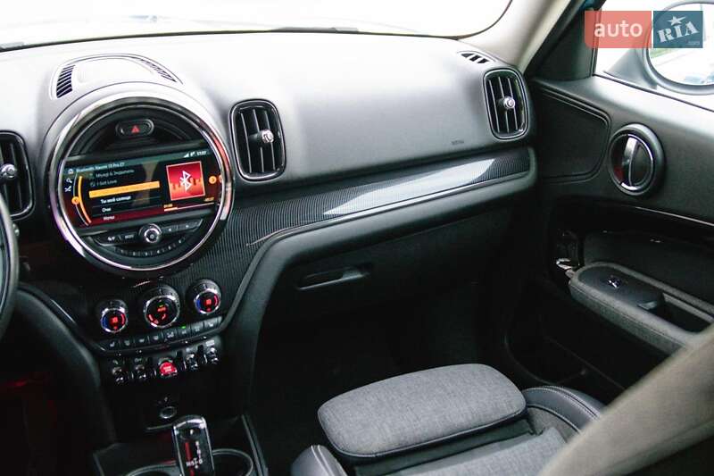 Хэтчбек MINI Countryman 2019 в Киеве