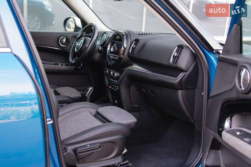Хэтчбек MINI Countryman 2019 в Киеве