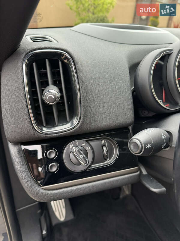 Хэтчбек MINI Countryman 2019 в Черновцах