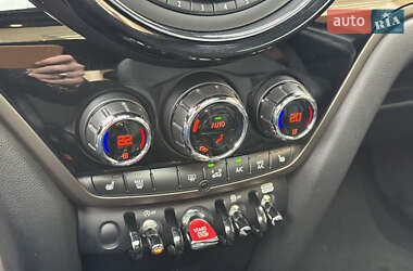Хэтчбек MINI Countryman 2019 в 