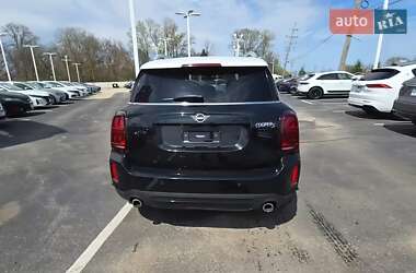 Позашляховик / Кросовер MINI Countryman 2021 в 