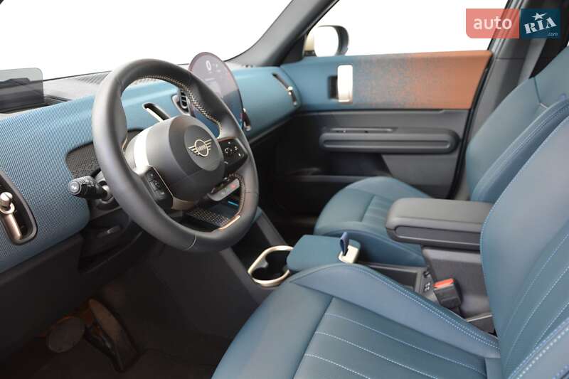 Внедорожник / Кроссовер MINI Countryman 2024 в Киеве