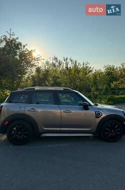 Хэтчбек MINI Countryman 2018 в 