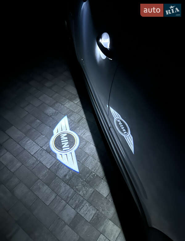 Хэтчбек MINI Countryman 2018 в Киеве фото 31 Хэтчбек MINI Countryman 2018 в Киеве