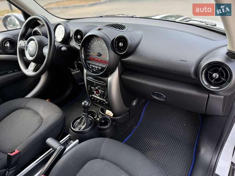 Внедорожник / Кроссовер MINI Countryman 2015 в Днепре фото 16 Внедорожник / Кроссовер MINI Countryman 2015 в Днепре