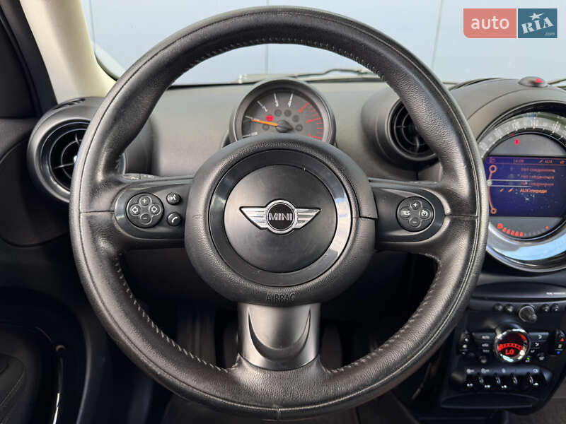 Внедорожник / Кроссовер MINI Countryman 2015 в Киеве