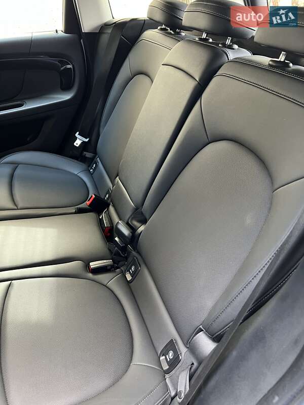 Позашляховик / Кросовер MINI Countryman 2023 в Первомайську